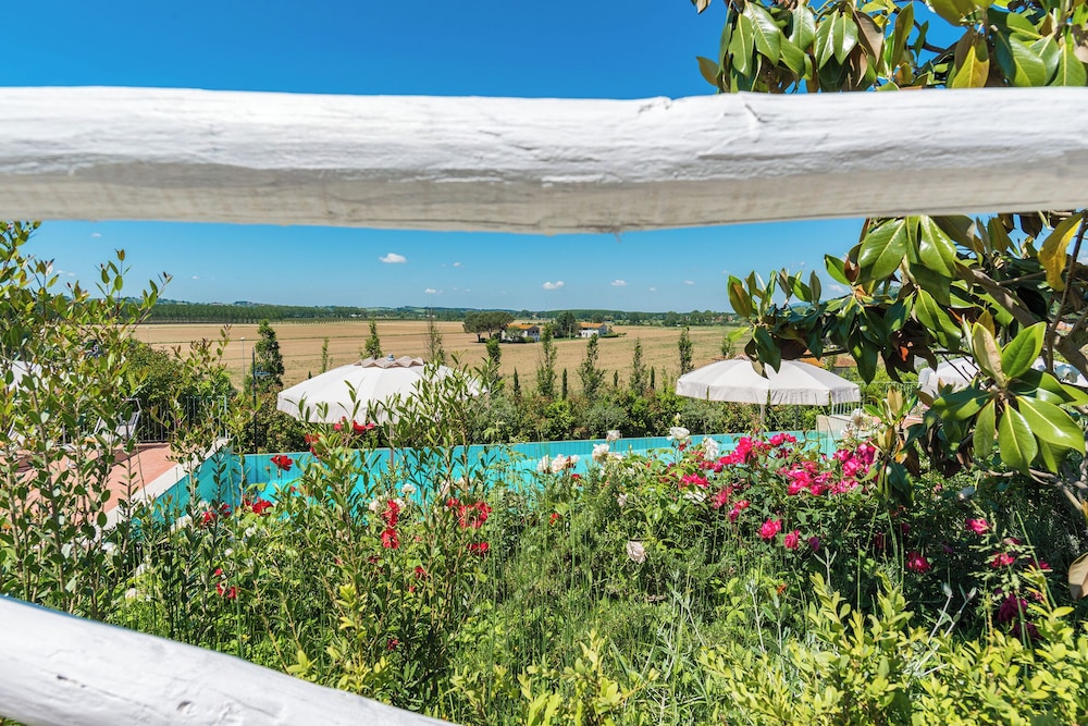 House, 2 Bedrooms, Smoking, Private Pool photo 2