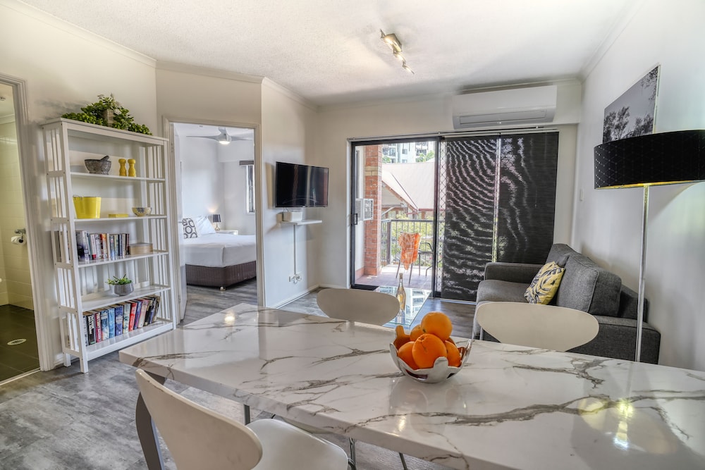 One Bedroom Apartment - Photo 4