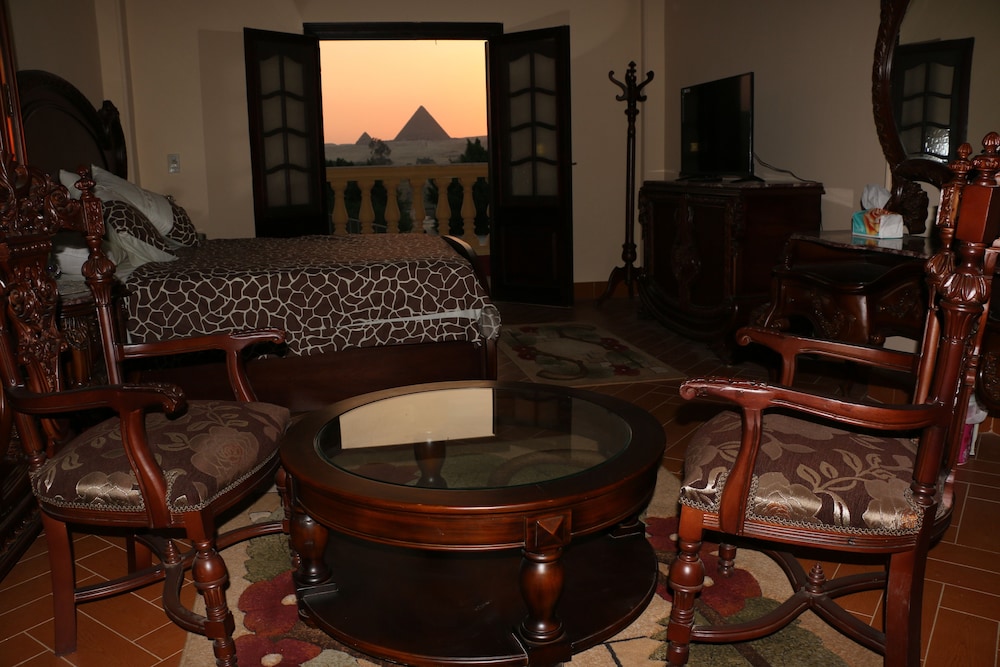 Queen Double Room (Private Bathroom) photo 2