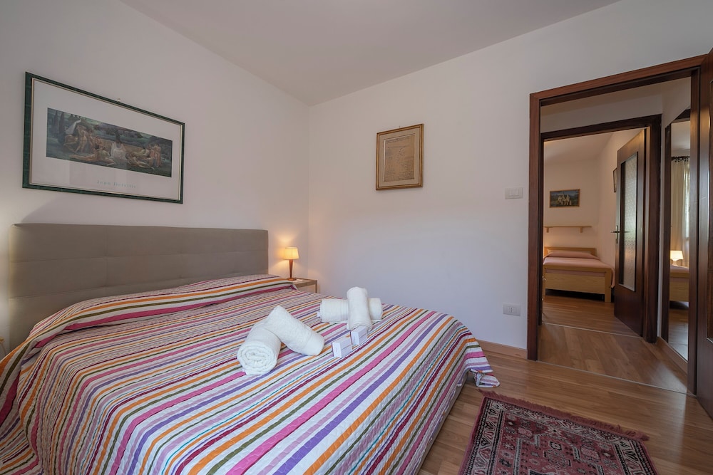 Family Apartment, Multiple Bedrooms (Appartamento Miorelli 2)