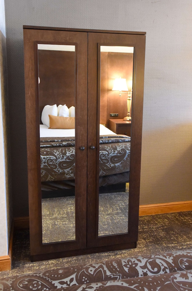 Suite, Multiple Beds, Non Smoking, Courtyard Area (with Sofabed) - Photo 10