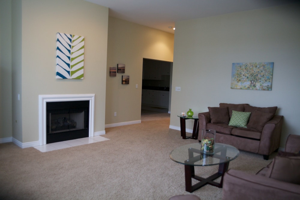 Apartment, 2 Queen Beds, Fireplace photo 1
