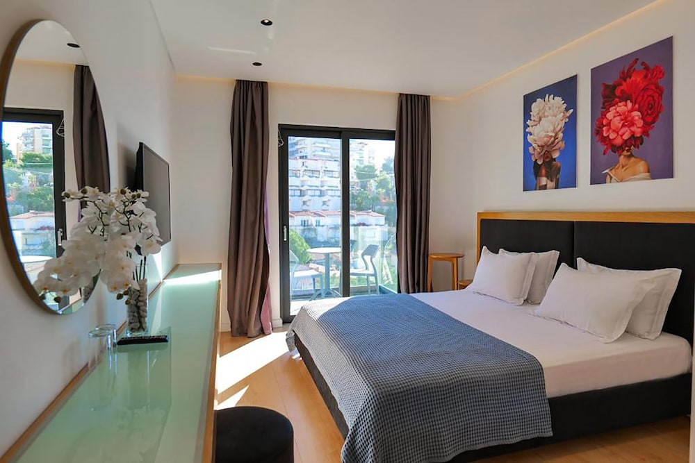 Deluxe Double Room, Partial Sea View photo 2