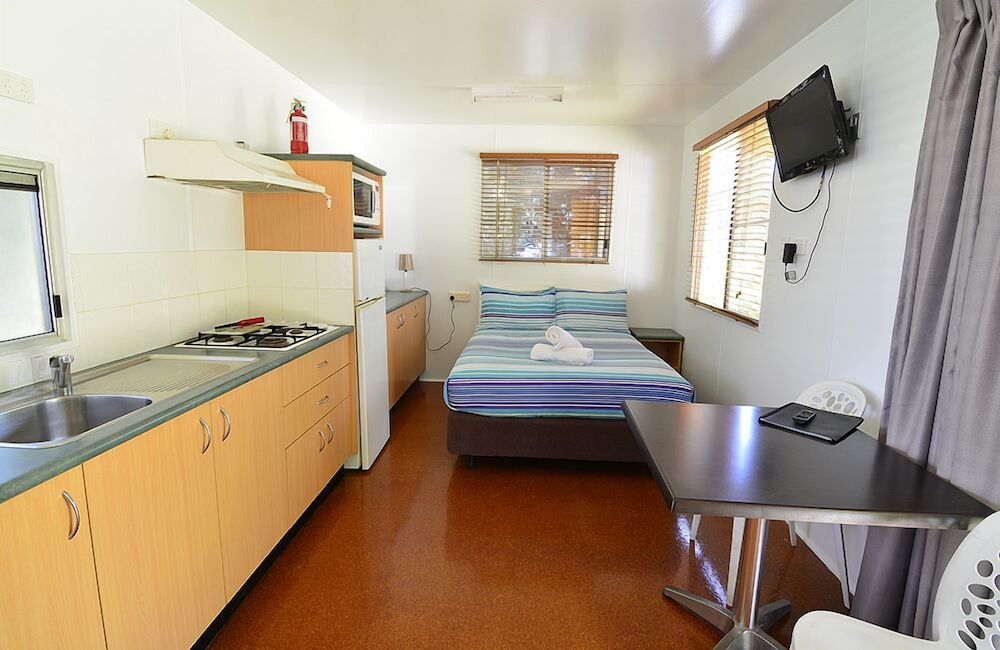 Standard Studio, Non Smoking, Kitchenette (Couples Cabins) photo 1