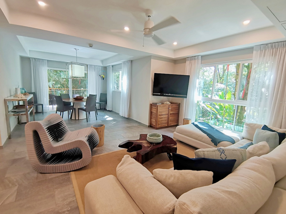 2 Bedroom Residence Rainforest View photo 3