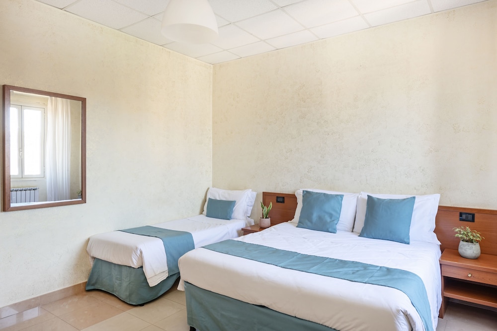 Deluxe Triple Room photo 1