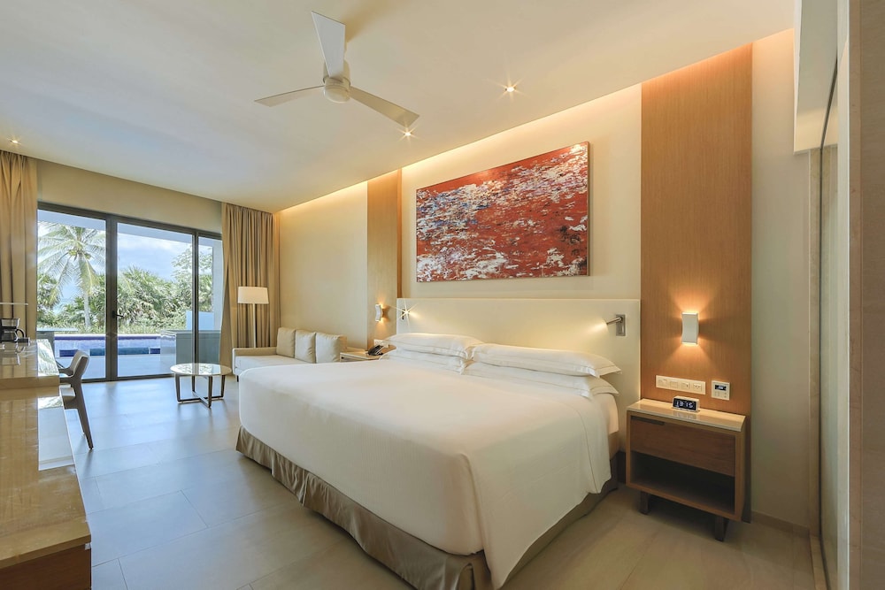 Junior Suite (swim Up Premium Level)