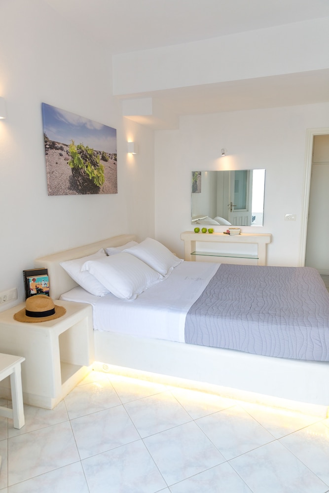 Apartment, 1 Bedroom (Caldera View) - Photo 11