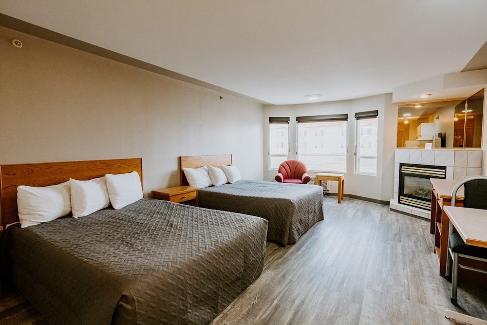 Room, 2 Queen Beds photo 1