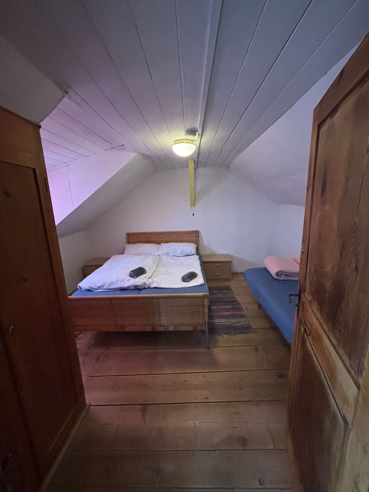 Basic Cabin, Mountain View photo 1