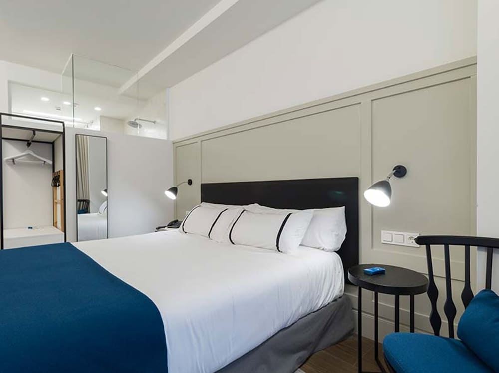 Basic Double Room photo 3