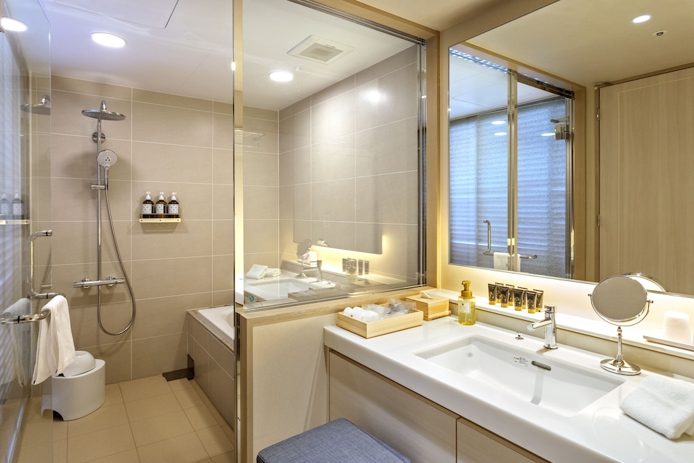 Deluxe Twin Room [Non Smoking] photo 1