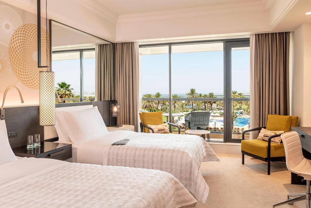 Deluxe Room, 2 Twin Beds, Smoking, Sea View (Balcony)