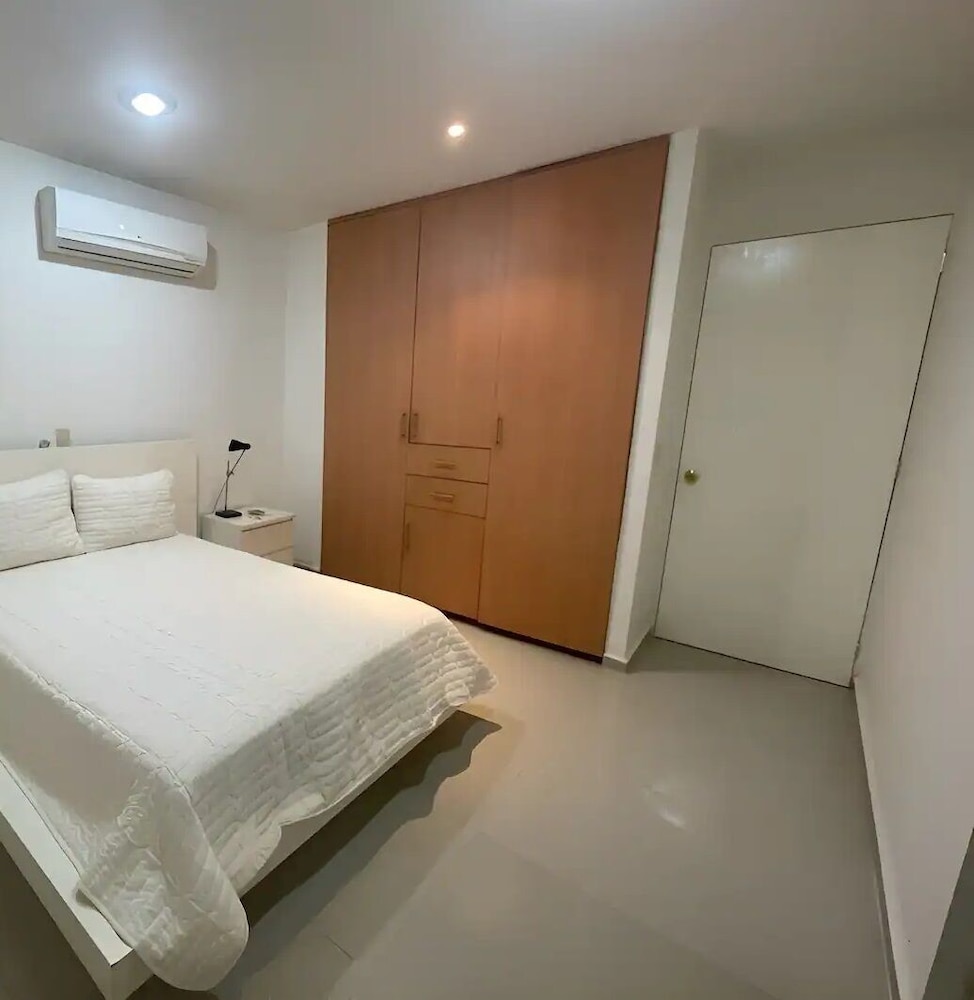 Comfort Condo, 3 Bedrooms, Pool Access, Bay View photo 1