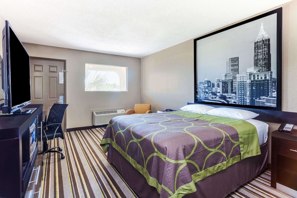 Standard Room, 1 Queen Bed, Smoking - Photo 1