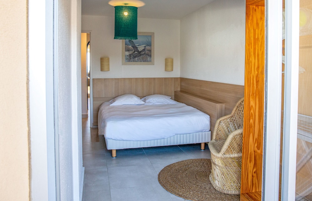 Appartement 4 personnes - 1 chambre - Terrasse - Côté piscine photo 3