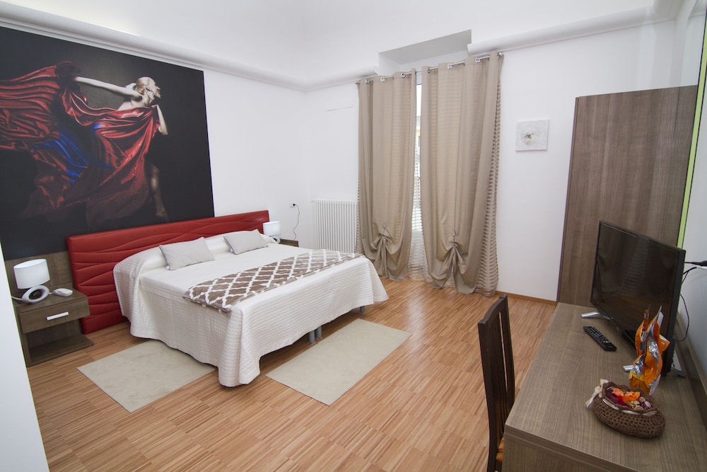 Studio Suite, City View photo 3