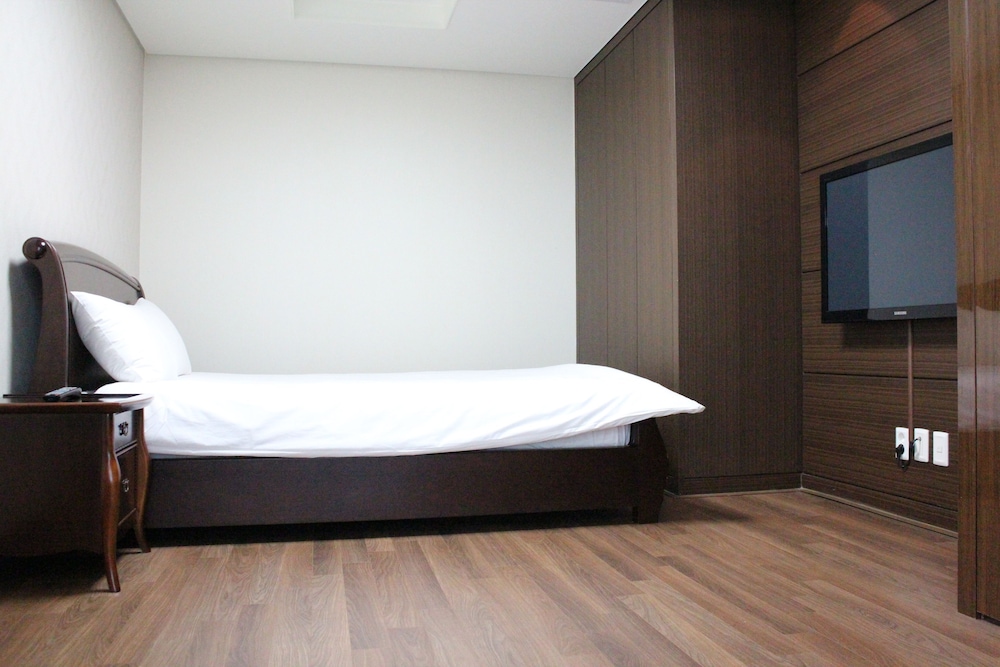 Royal Room photo 2