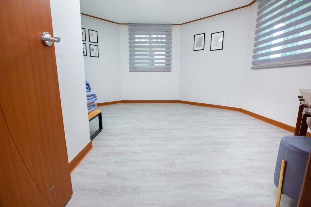Business Room (Tulip) photo 3