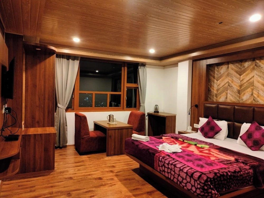 Deluxe Room, 1 King Bed