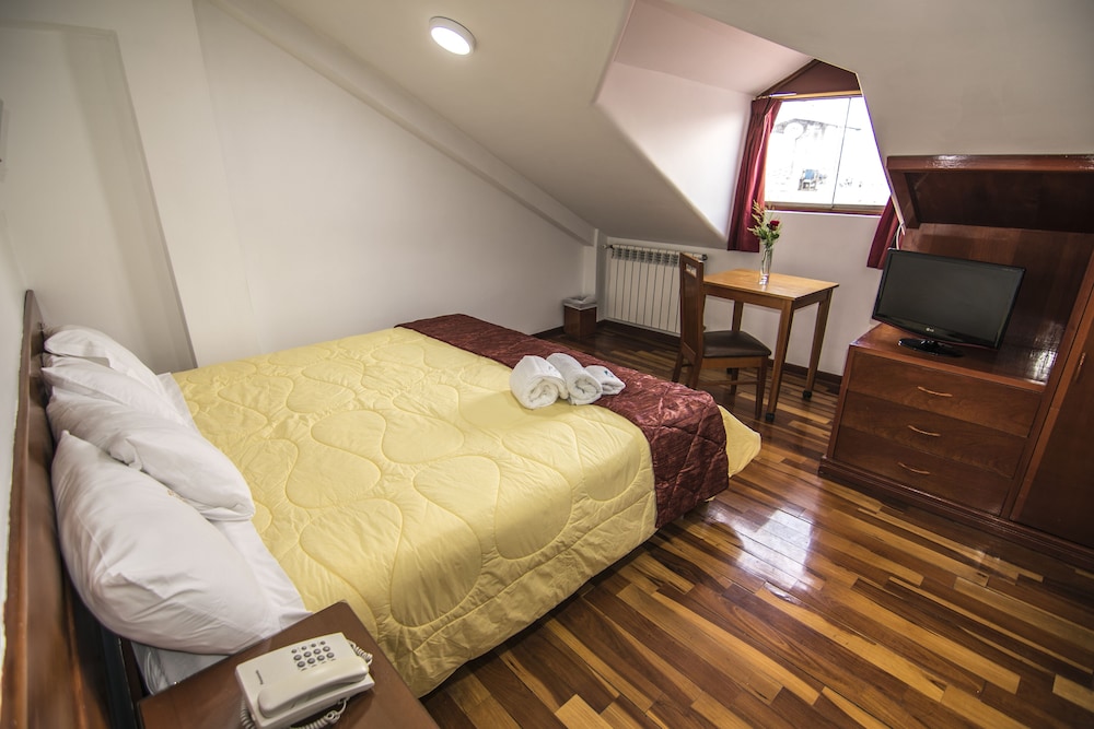 Double Room, 1 King Bed