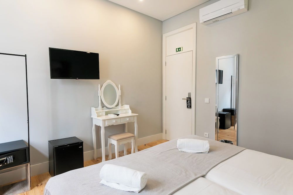 Basic Room, 2 Twin Beds photo 2