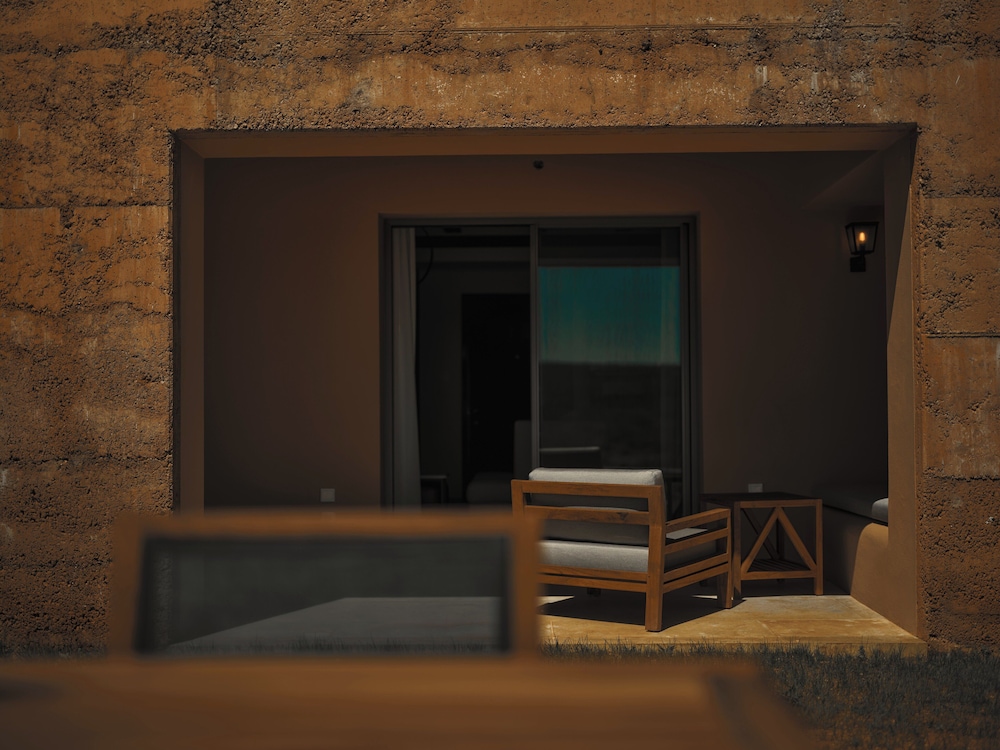 Room, 1 King Bed, Terrace (Residence) - Photo 3