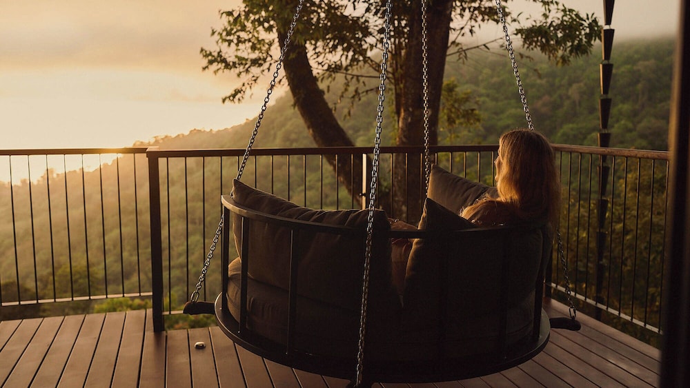 Luxury Tree House, 1 King Bed photo 2