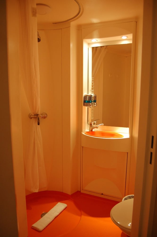 Economy Double Room, City View photo 3