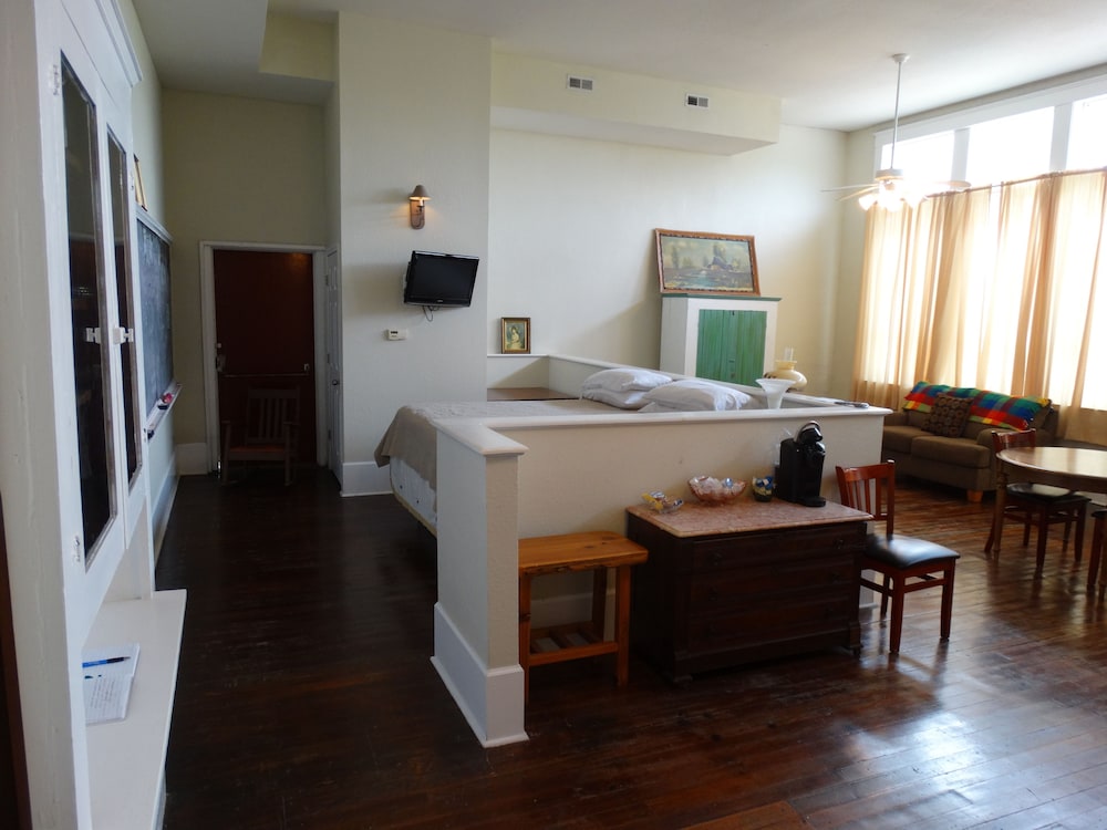 White Suite