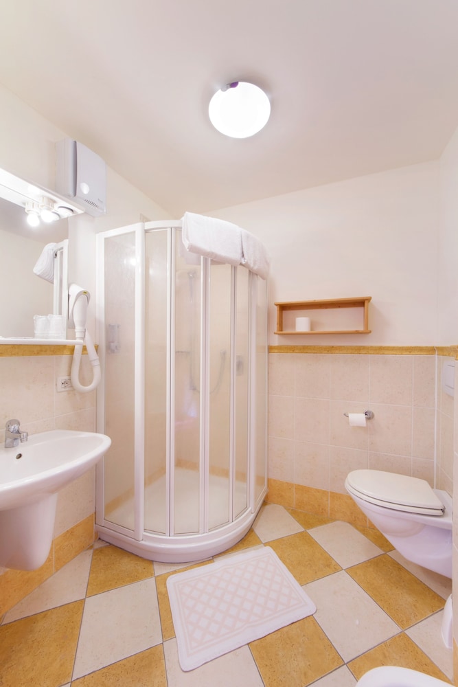 Standard Triple Room, Mountain View photo 3