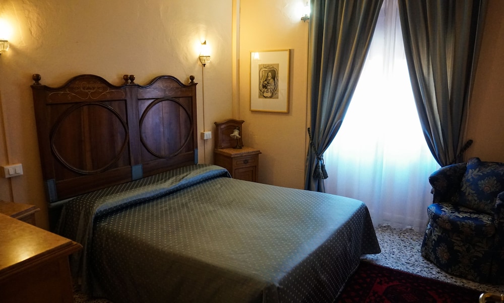 Traditional Triple Room photo 2