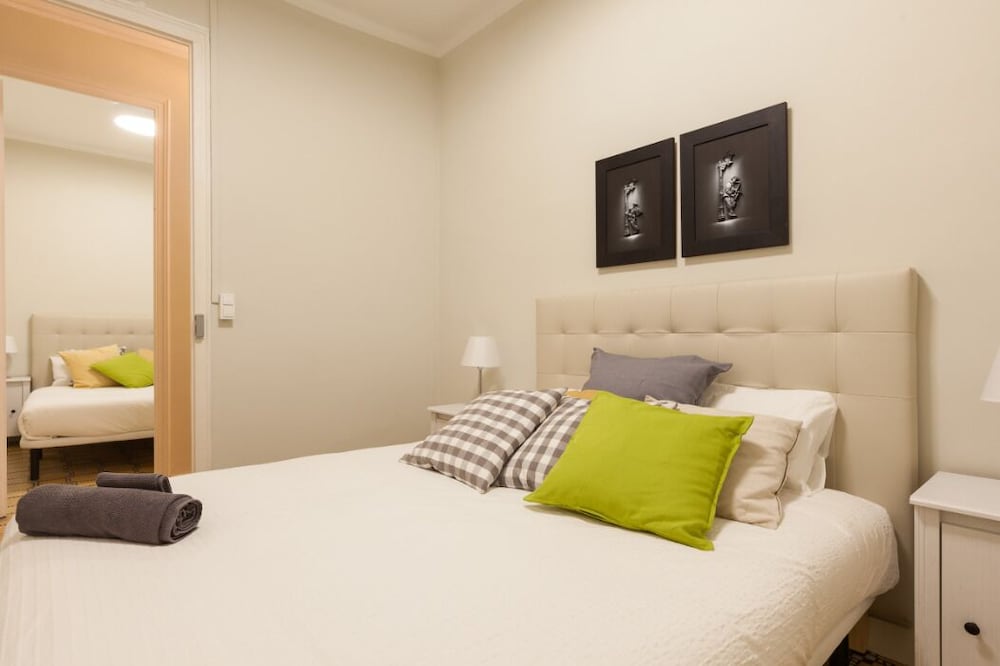 Business Apartment, 4 Bedrooms, 2 Bathrooms photo 3