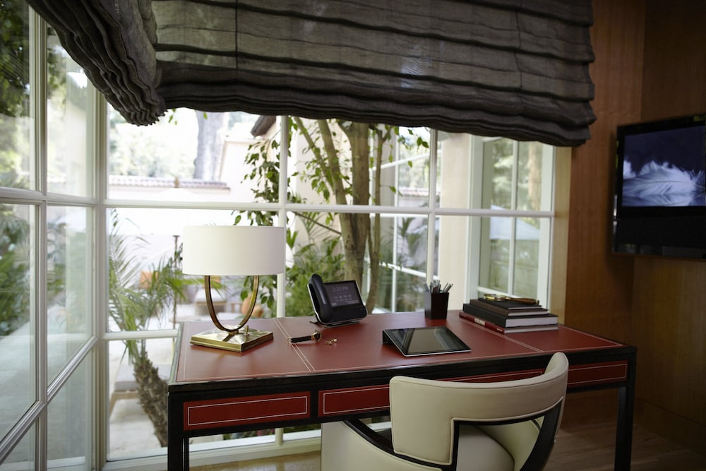 Presidential Suite thumbnail 6