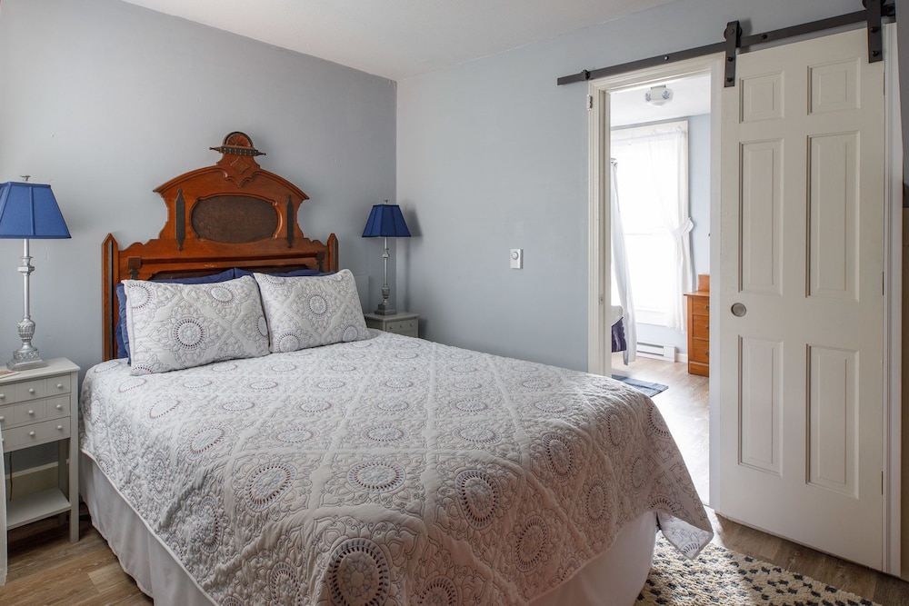 Luxury Room, 1 Queen Bed, Non Smoking photo 1