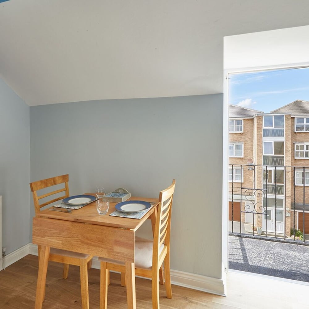 Apartment photo 2