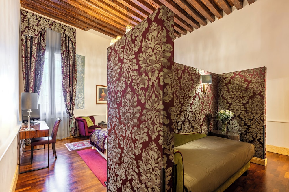 Family Studio Suite, Canal View photo 3