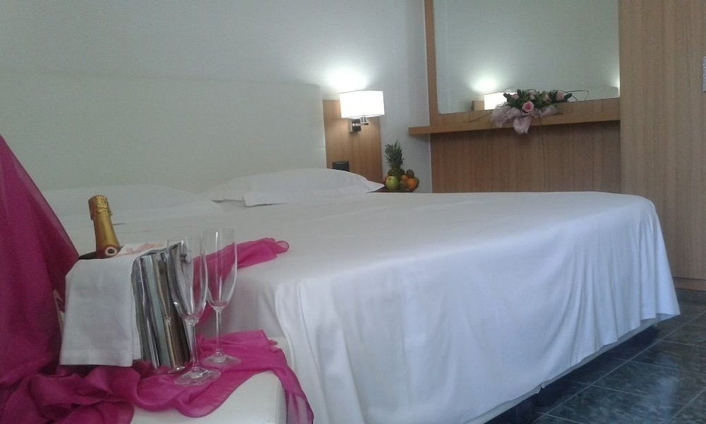 Standard Double Room Single Use photo 1