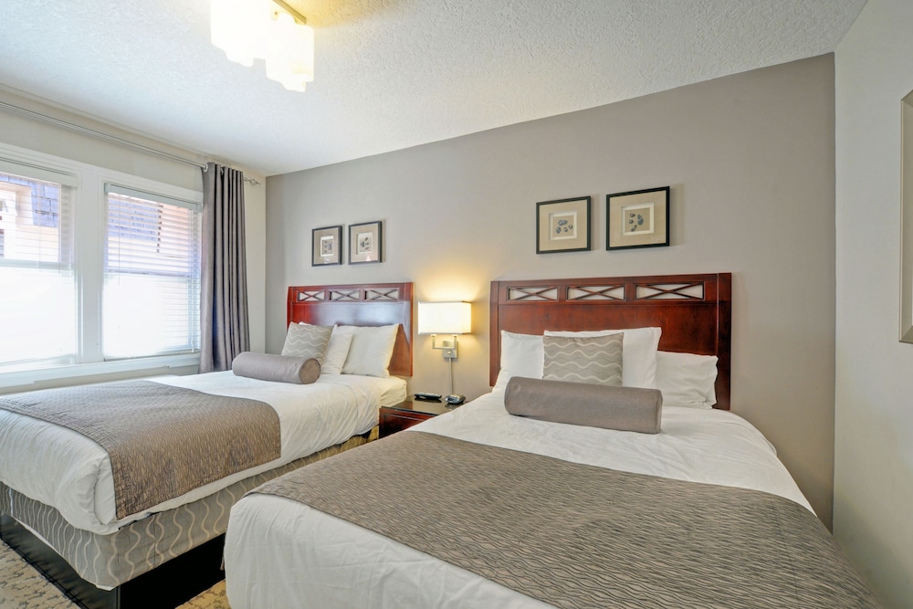 Suite, 2 Double Beds photo 1