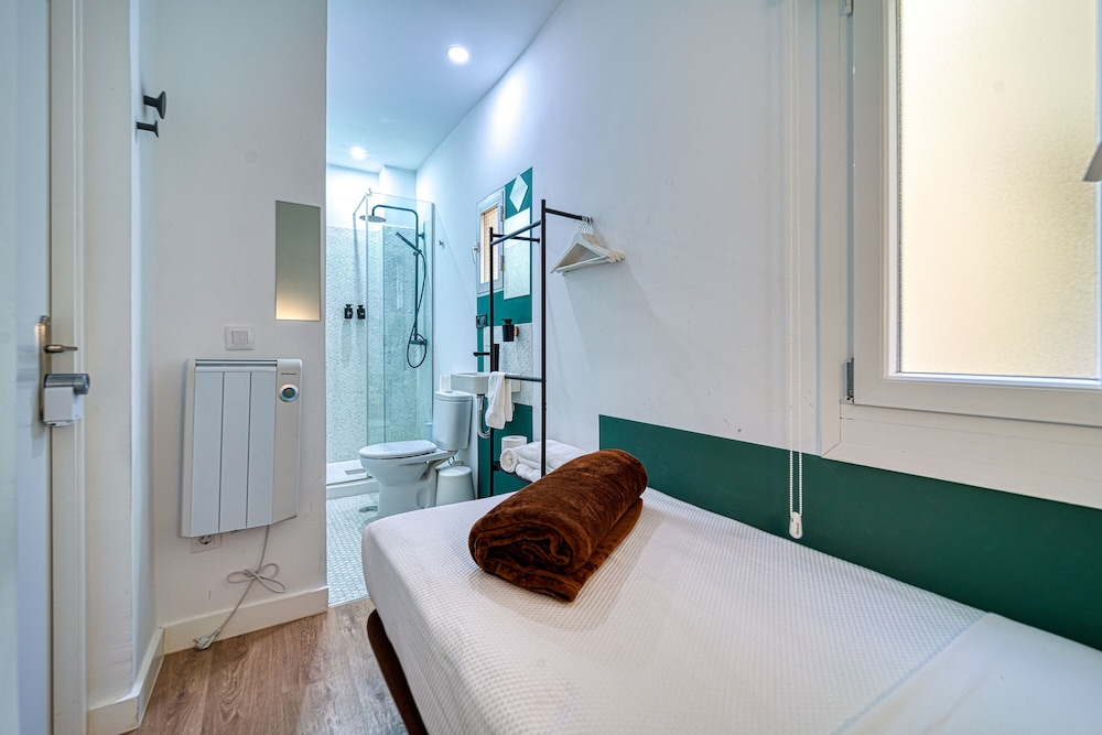 Single Room photo 3