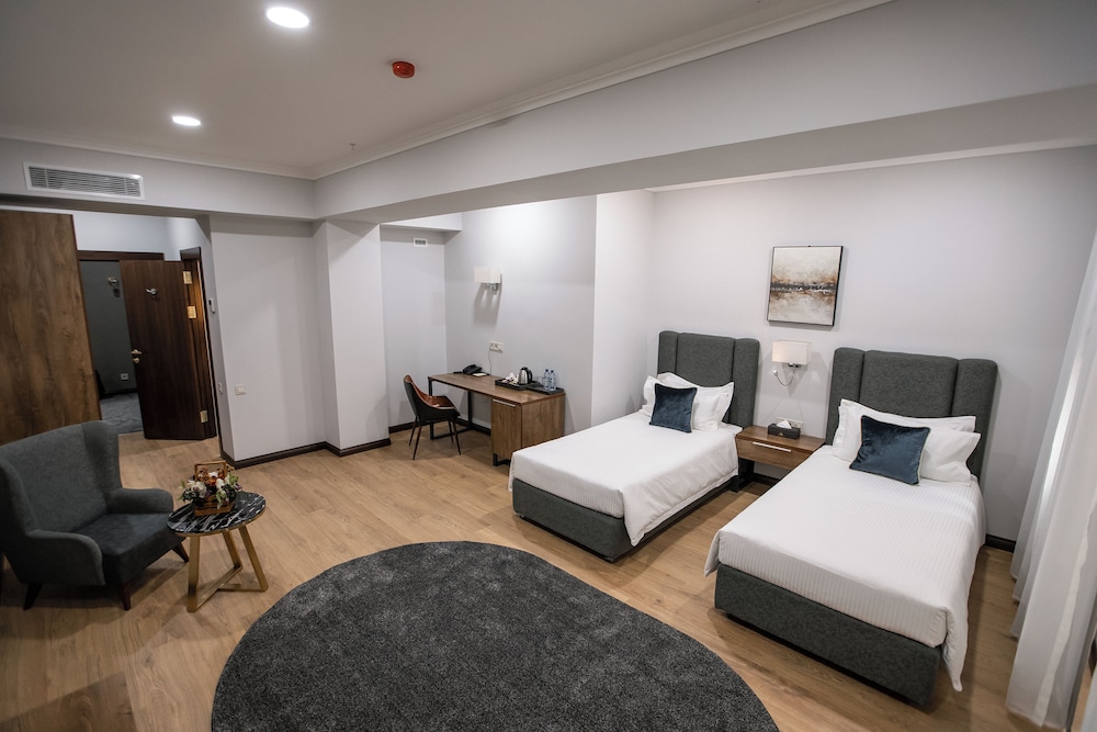 Standard Double Room, 1 Queen Bed photo 3