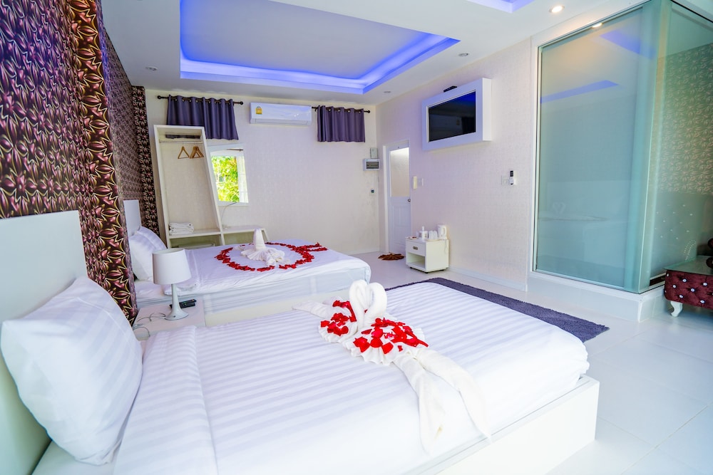Mini Family Room (Phuchomtawan)