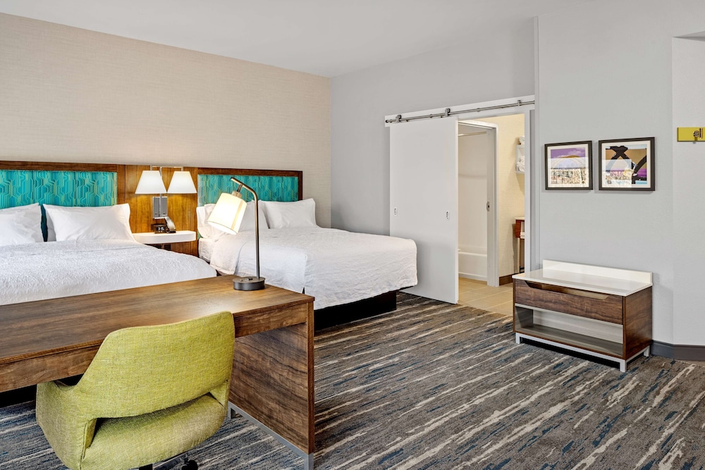 Studio, 2 Queen Beds, Accessible (Hearing) - Photo 1