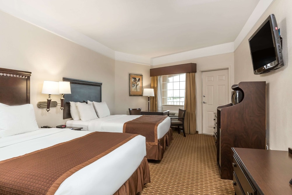 Standard Room, 2 Queen Beds, Ocean View - Photo 8