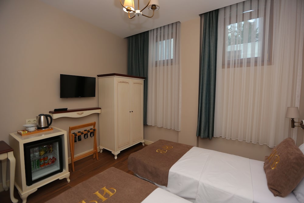 Economic Basement Room photo 2