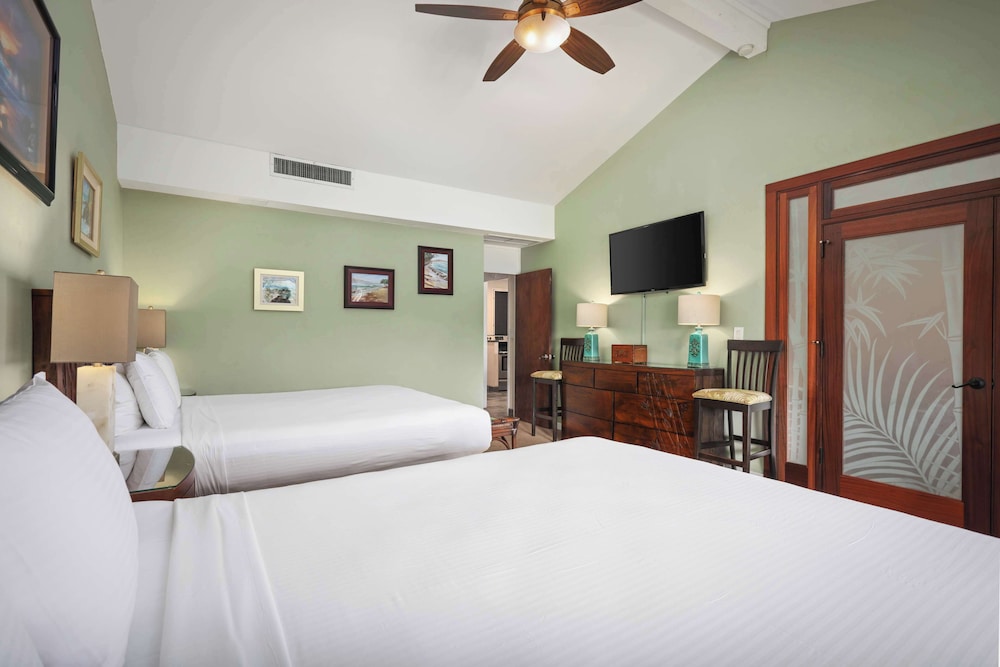 Premium Suite (1 Bedroom, Oceanside) - Photo 1
