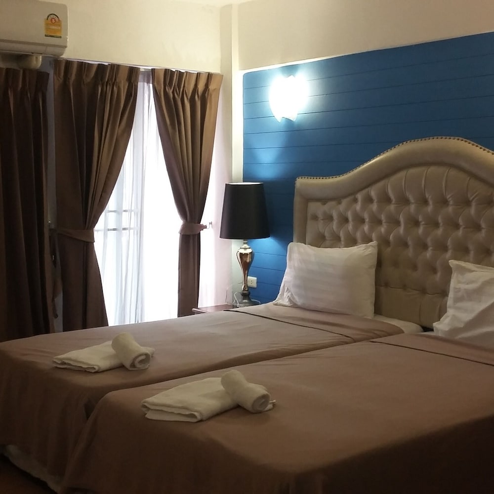 Deluxe Double or Twin Room photo 3