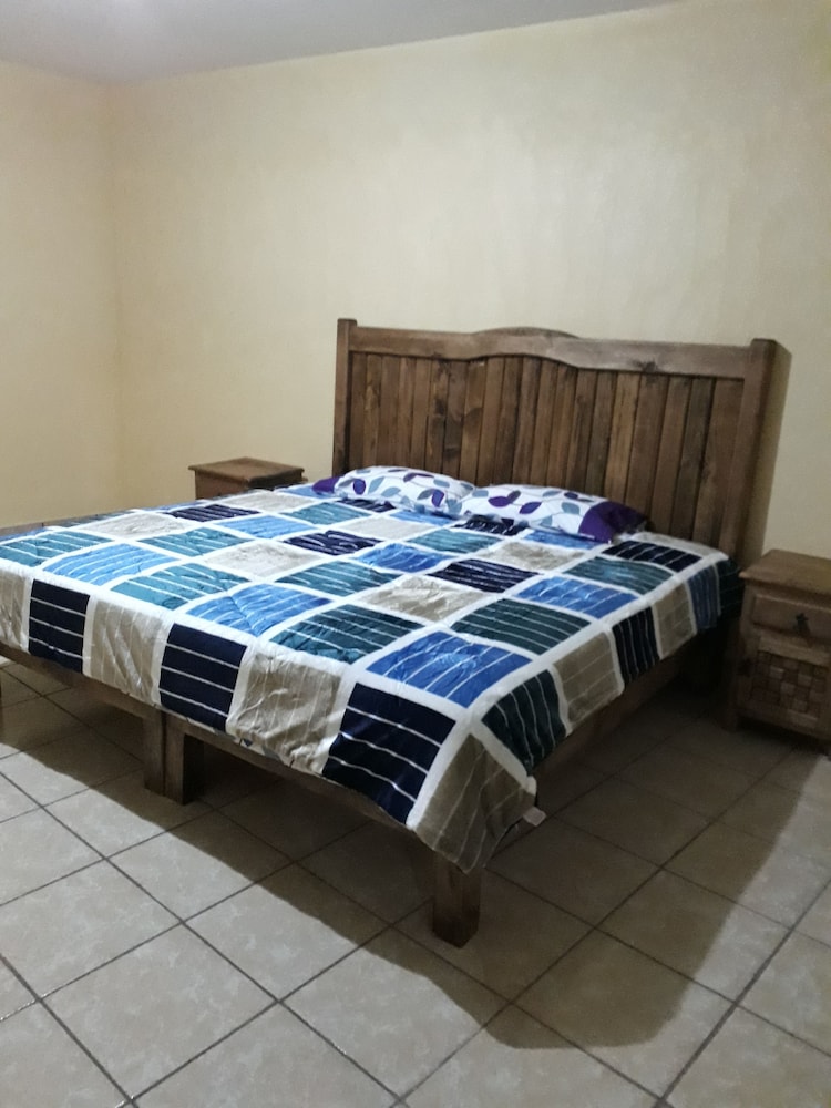 Room, 1 King Bed photo 1
