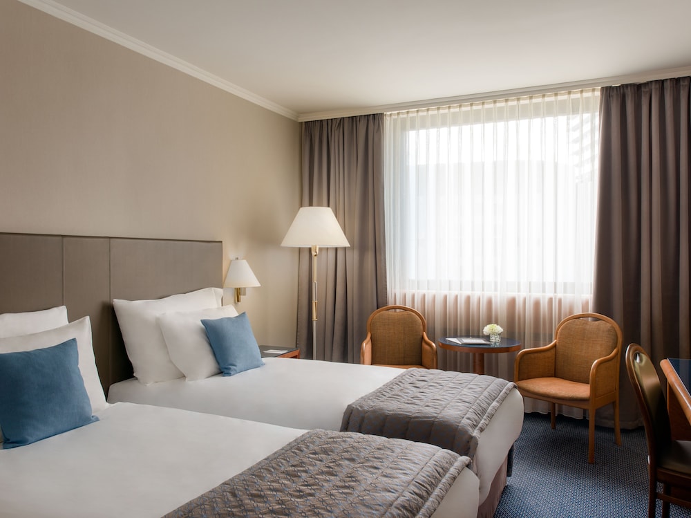 Premium Twin Room - Photo 3