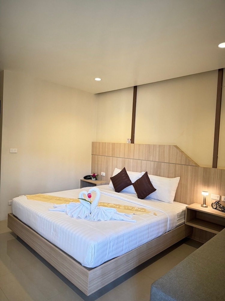 Deluxe Double Room - Photo 15